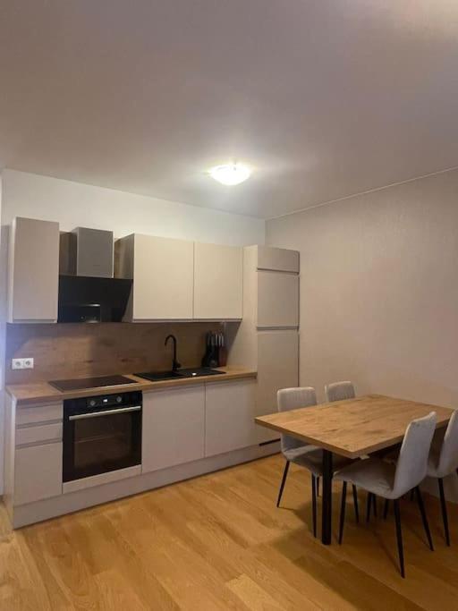 New Central Apartments Westbahnhof Wiedeń Zewnętrze zdjęcie