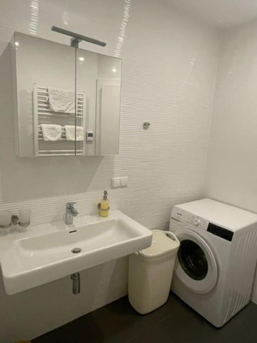 New Central Apartments Westbahnhof Wiedeń Zewnętrze zdjęcie
